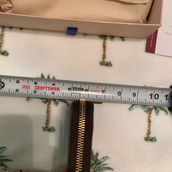 Louis Vuitton Zippy Wallet SOLD - Picture 8 of 8